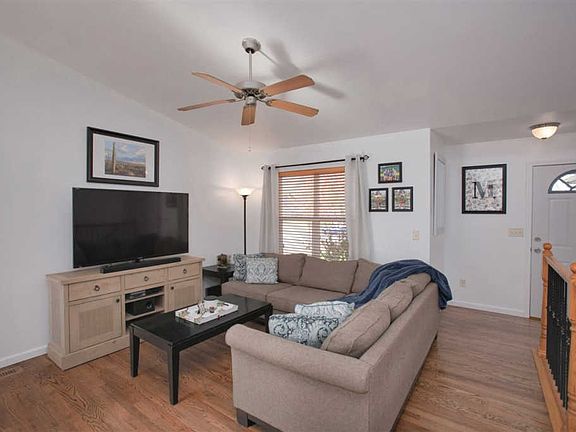 4th image of 1501 W Basswood Dr