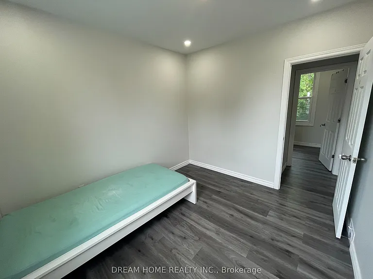 29 Glasgow St #4 — Photo 2