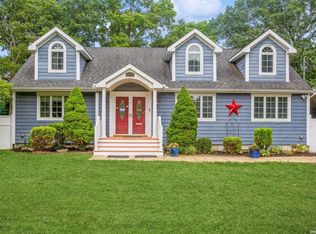 299 East Rd, Bayport, NY 11705