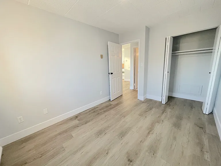360 Tecumseh Rd W #208 — Photo 4