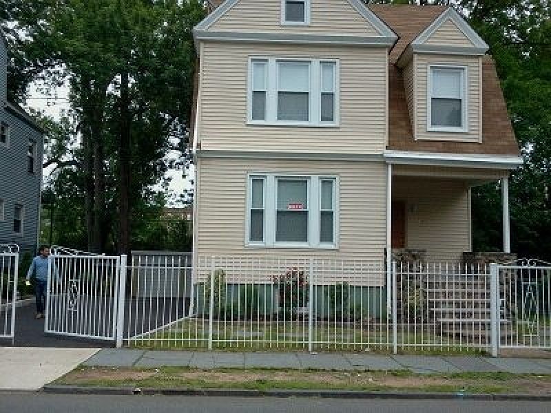 1st image of 195 N Clinton St