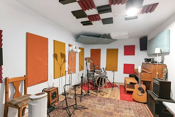 Sold by Compass | media 9