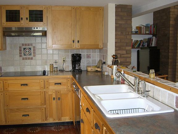 custom hardwood cabnetry