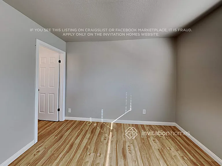 1104 Charles St — Photo 11