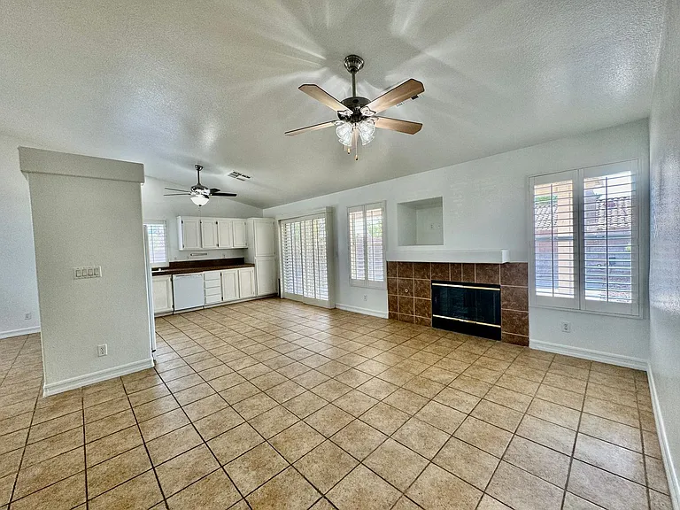 4544 Crimson Leaf Dr — Photo 7