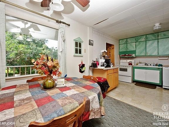 05_931S39thSt_92_KitchenDiningRoom_LowRe