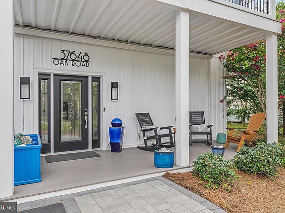 4th image of 37648 Oak Rd