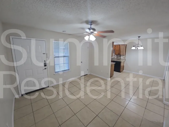 Building Photo - 900 E Leslie Cir #B
