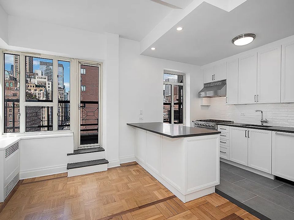 1st image of 20 E 35th St APT 15A
