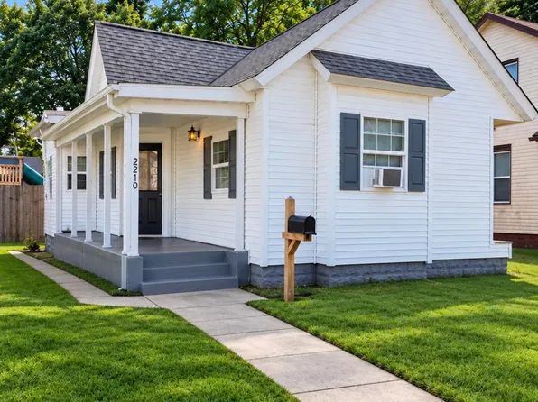 2210 Kemble Ave, South Bend, IN 46613