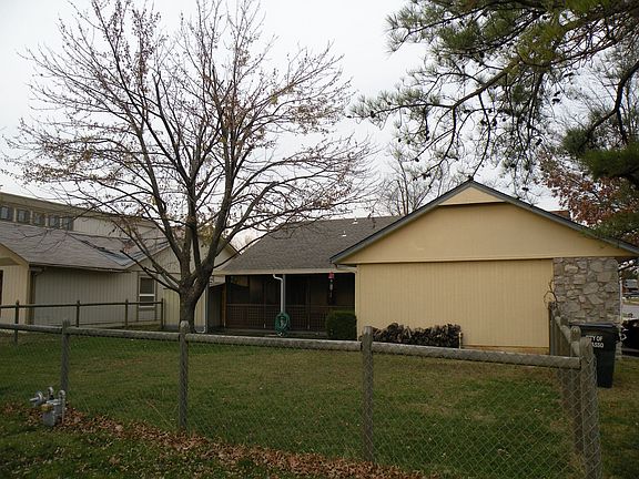 Nice fenced in backyard