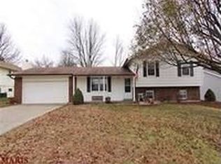 1211 Mendoza Dr, Saint Peters, MO 63376