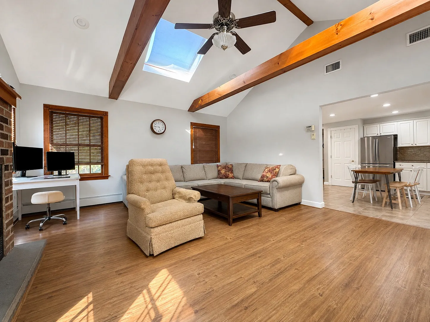 3 bed, 1911 sqft, $4,800 — Photo 4