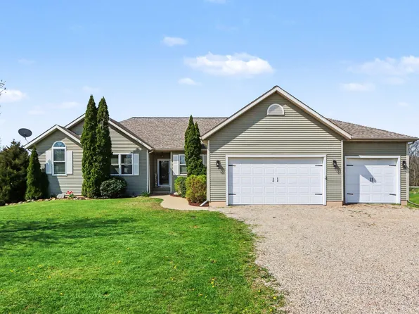 10064 Eightway St, Plainwell, MI 49080