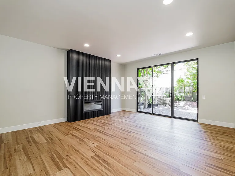 340 Wyndgate Rd — Photo 2