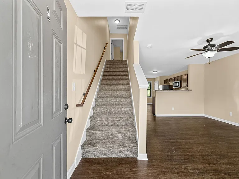161 Center Pointe Dr — Photo 2