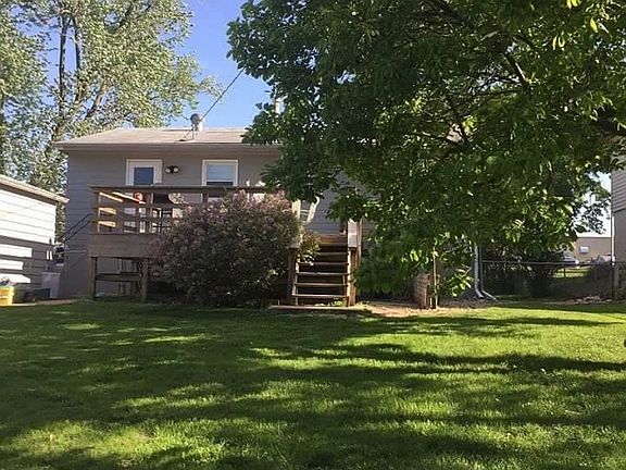 large backyard for entertaining