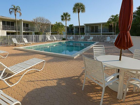 5th image of 390 Golfview Road #A