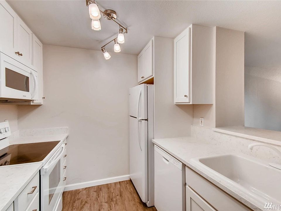1st image of 4727 176th St SW APT J2