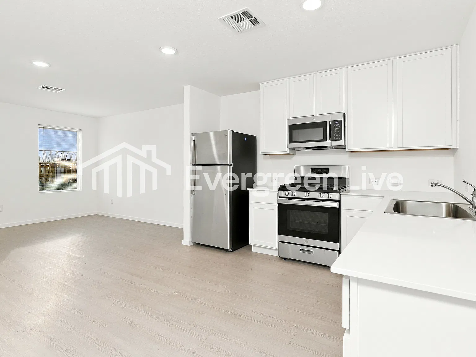 4 bed, 2.0 bath, 1375 sqft, $1,470 — Photo 4