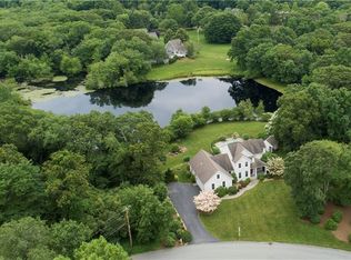 570 Glen Hill Dr, Saunderstown, RI 02874
