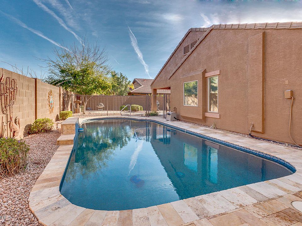 1st image of 614 E Saddle Way