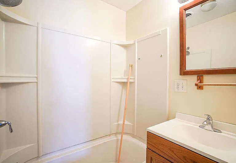 34 Joy St #2R — Photo 5