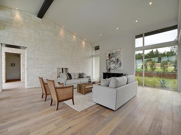4th image of 3709 Verano Dr