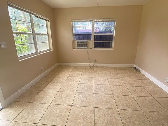 3rd image of 4820 Maine St APT 1