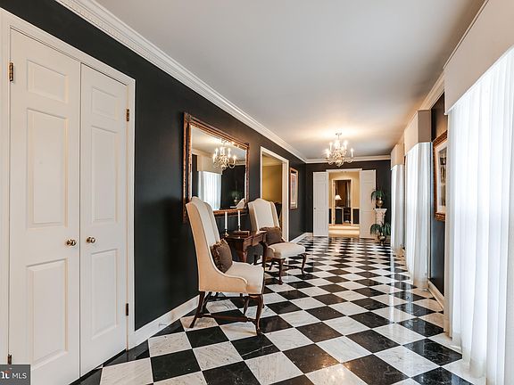 4th image of 466 Old Orchard Cir