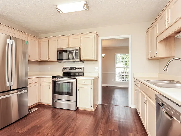 1004 Don Blair Dr — Photo 9
