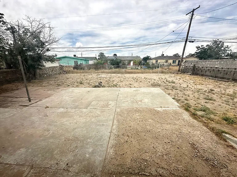 7505 Acapulco Ave — Photo 11