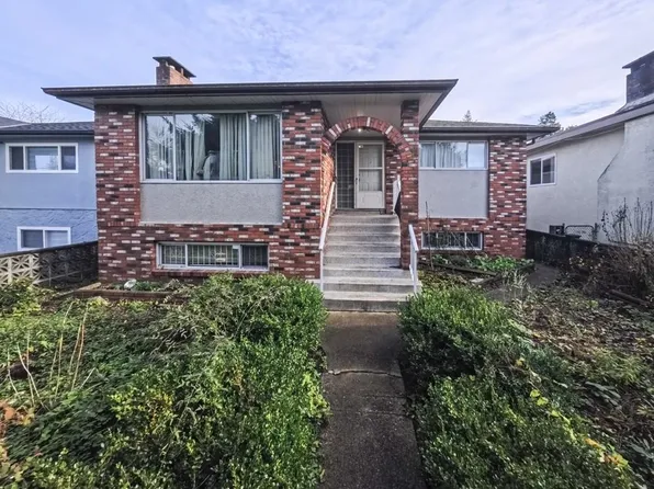 6174 Tyne St, Vancouver, BC V5S 3L4