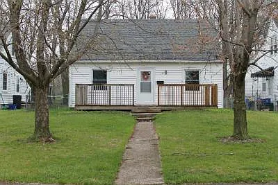 274 Johnson St photo 1