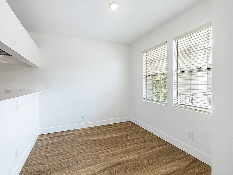 Marquessa Villas Apartments and Townhomes — Photo 12