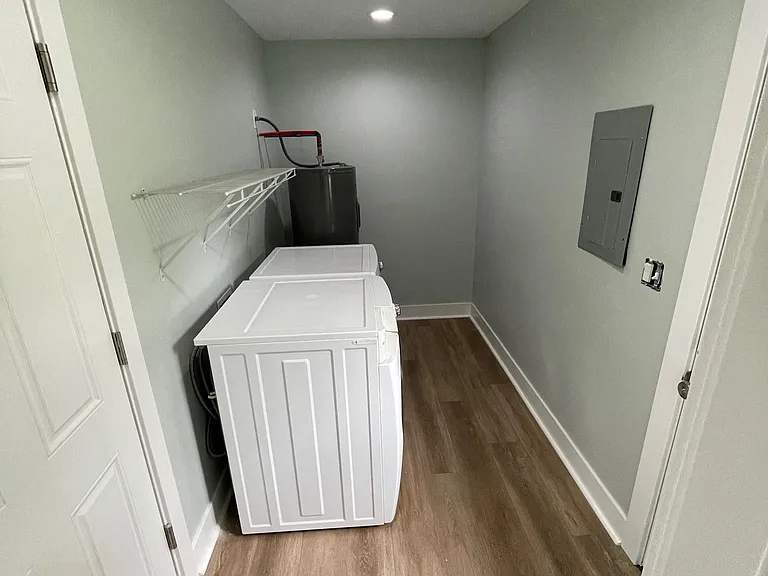 321 Monroe St — Photo 6