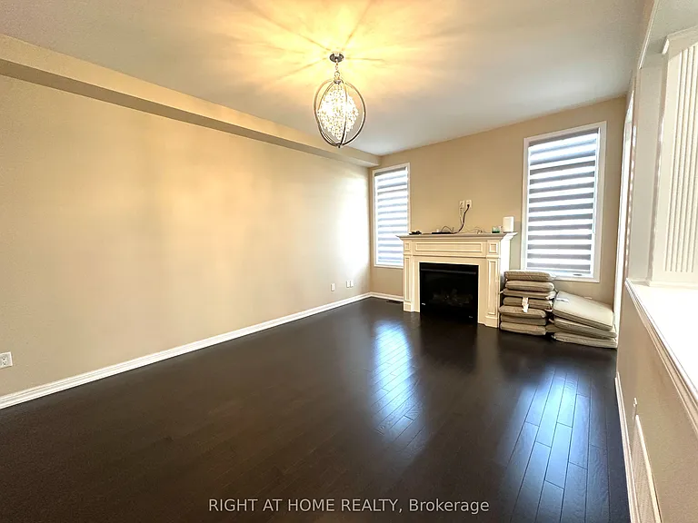 116 Hurst Dr — Photo 12