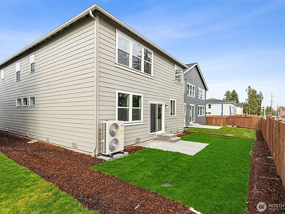 3rd image of 4045 Hyde Loop NE #109