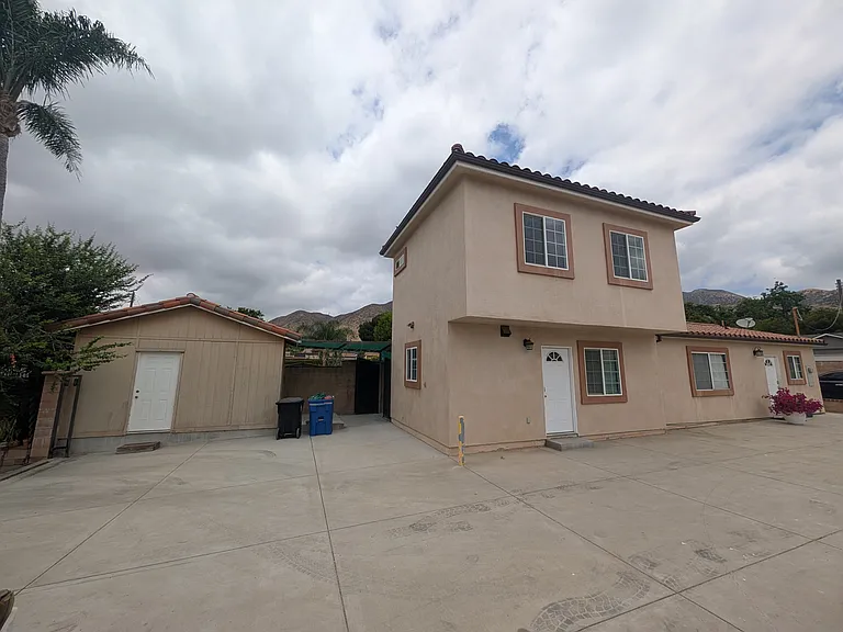 13715 Fellows Ave — Photo 2