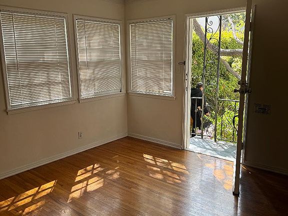 5th image of 1532 S Beverly Dr