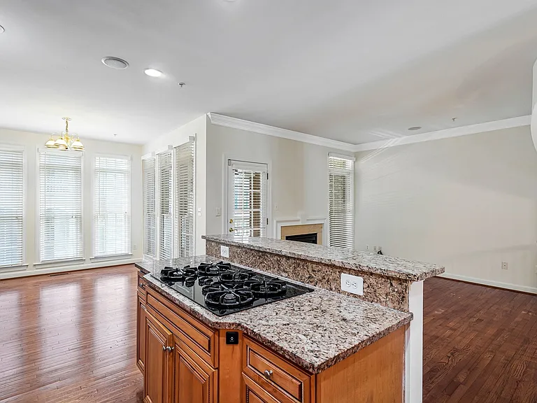 7720 Spoleto Ln — Photo 10