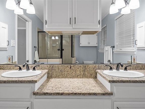 4th image of 3217 Galahad Dr