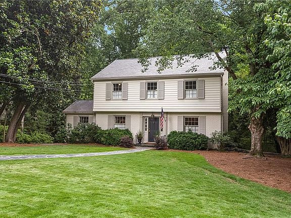 3rd image of 2835 Castlewood Dr NW