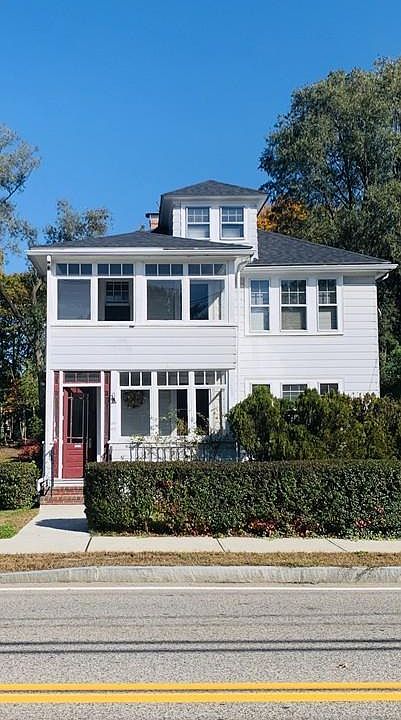 1st image of 389 Nahatan St