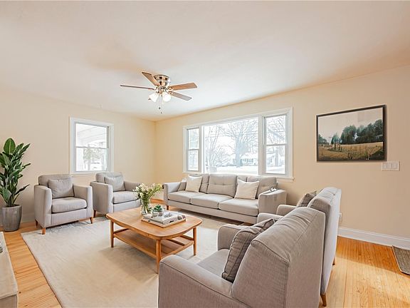 5th image of 2342 Westside Dr