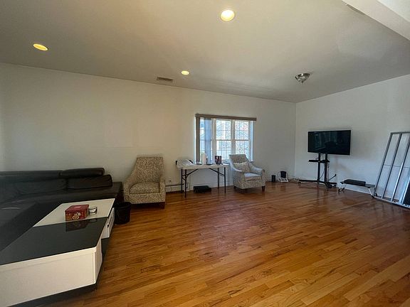3rd image of 147 Kirshon Ave #2