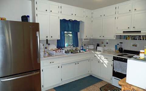 5th image of 214 SE Oak Hill St