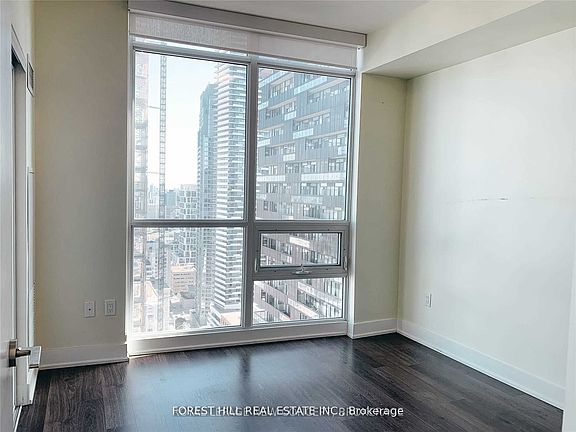 4th image of 30 Roehampton Ave #3010