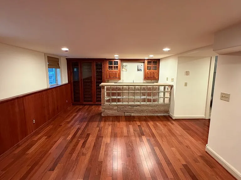 916 Poly Dr — Photo 36