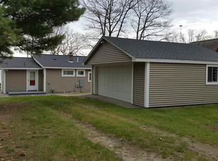 2206 N Huron Rd, Tawas City, MI 48763